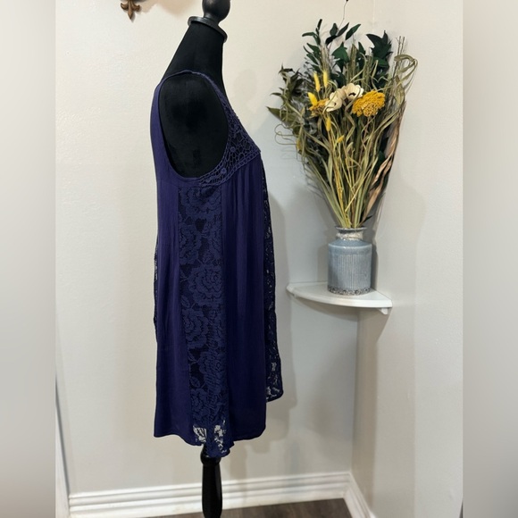 Love Fire Dark Blue Lace with Lace detailing Neckline Dress Size Medium - Picture 8 of 12